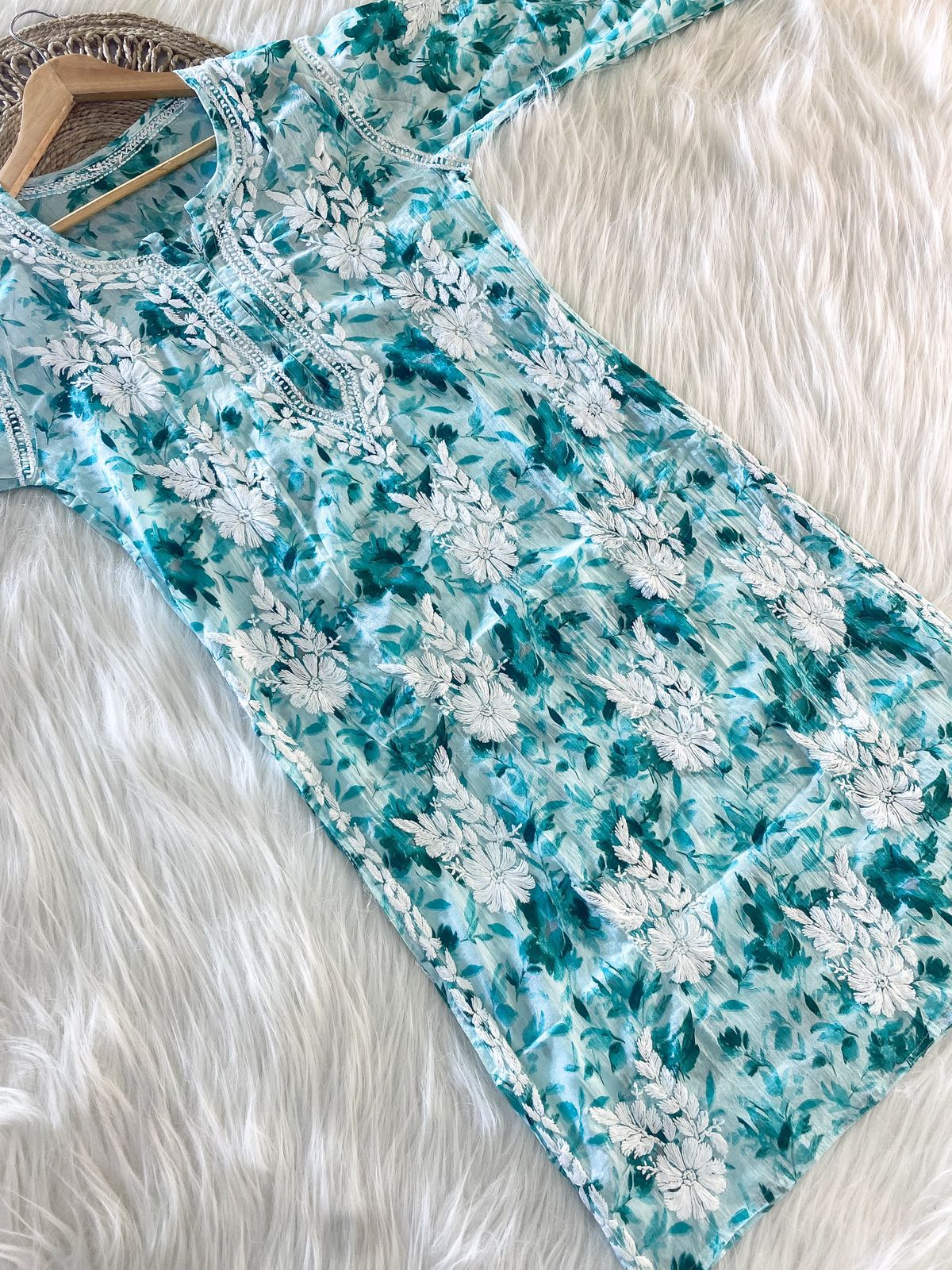 Mul Mul Kurti Chikan