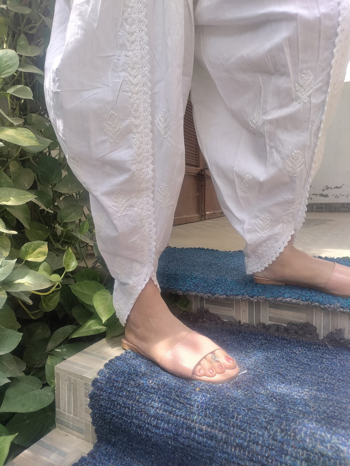 Dhotti Chikankari